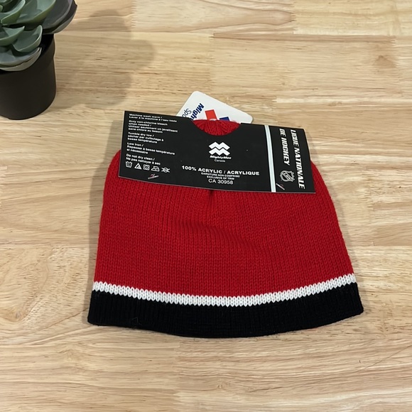 NHL | Calgary Flames Hat and Mitts Set - Picture 2 of 2